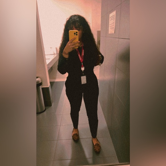 Meet your Posher, Lorena - Picture 2 of 4